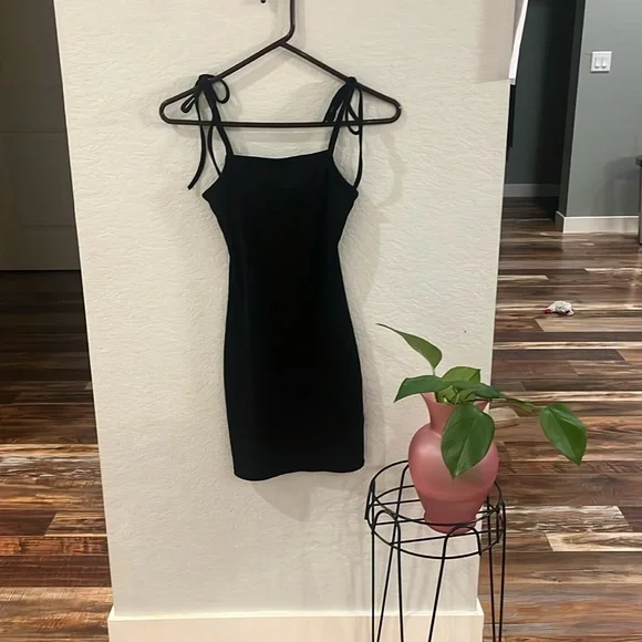 PacSun LA Hearts juniors size XS form fitting little black dress - Picture 1 of 3